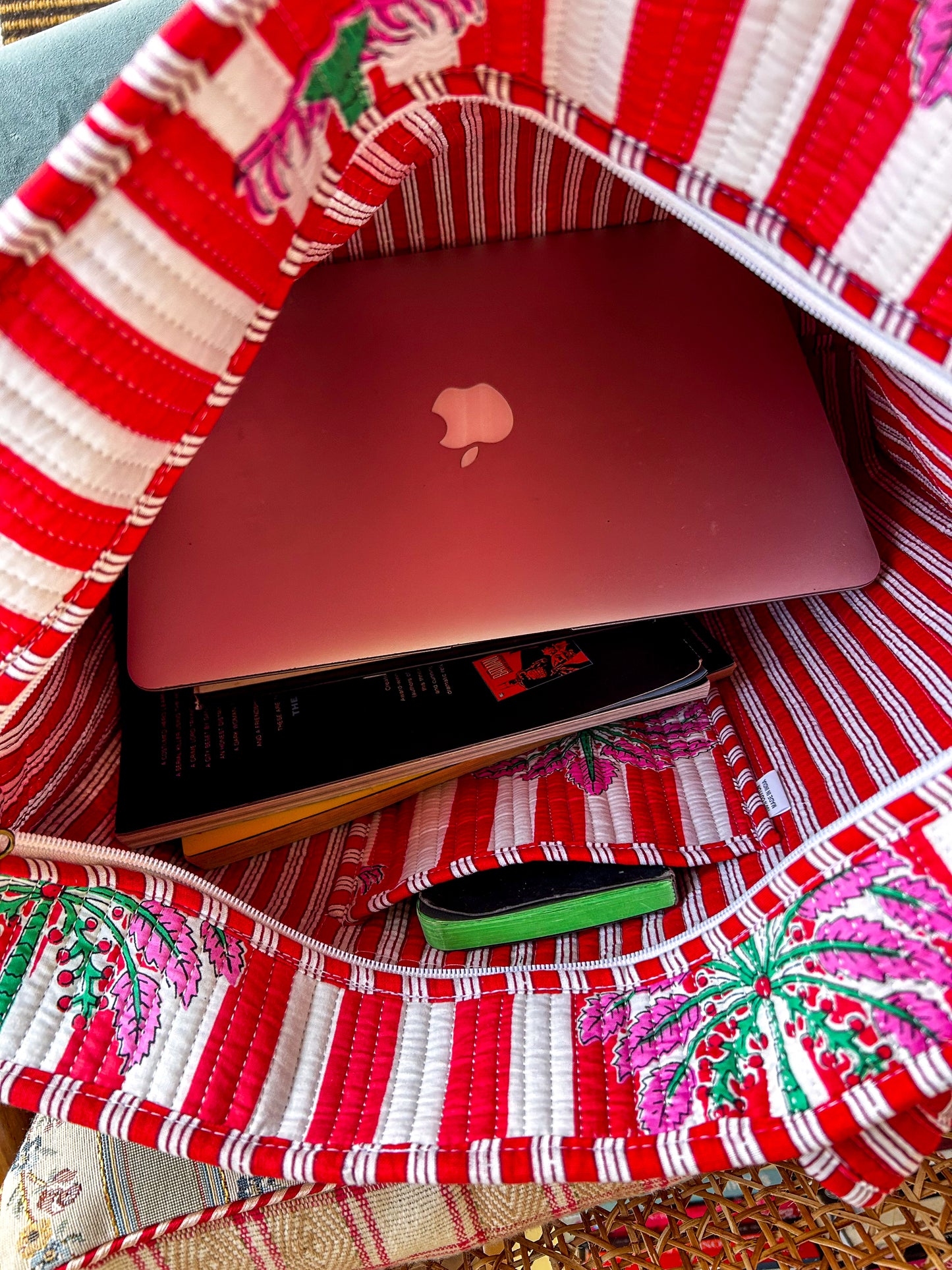 Graphic Palm Striped Zipper Tote in Red