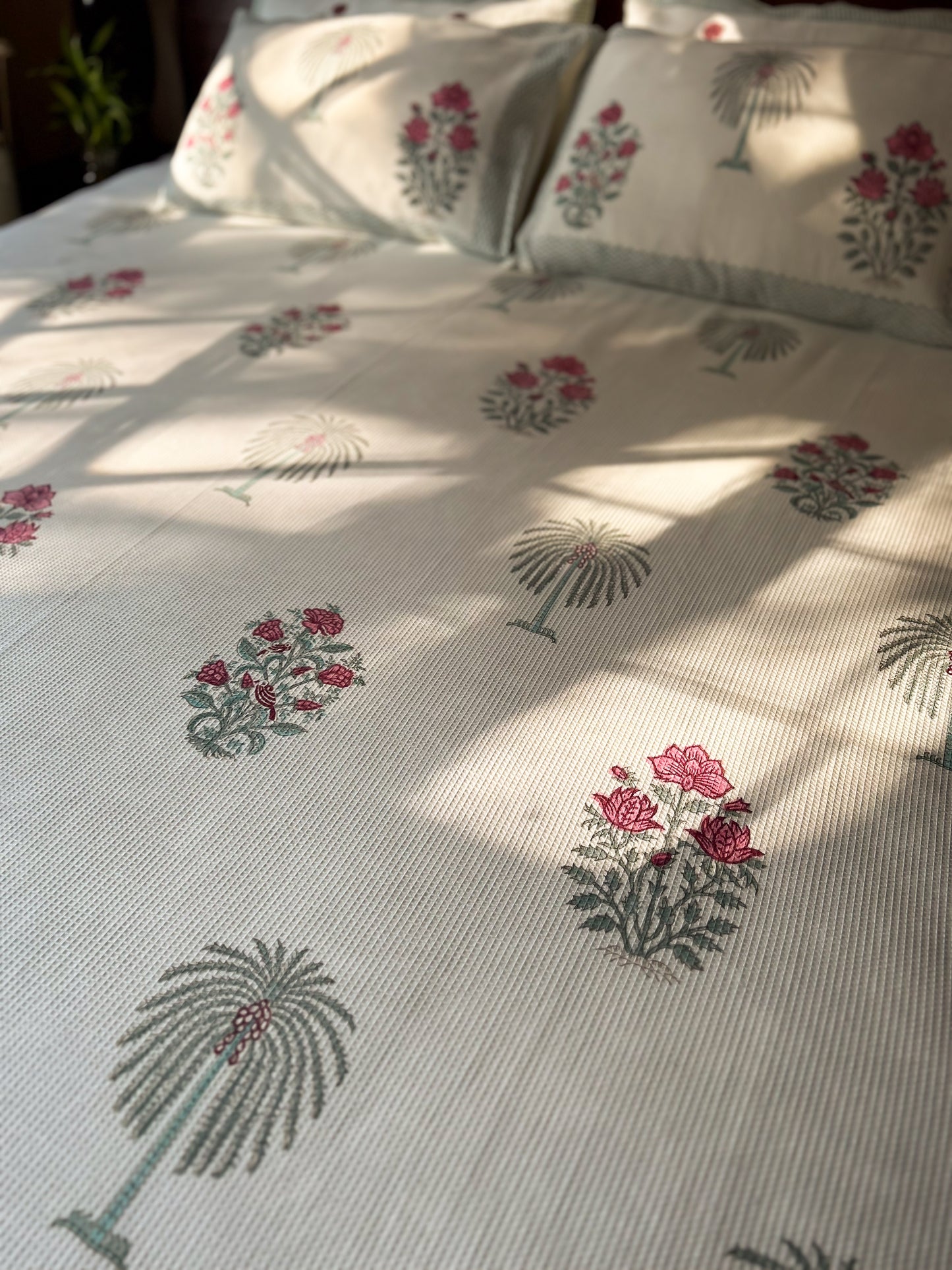 Willowing Palms Waffle Bed Set