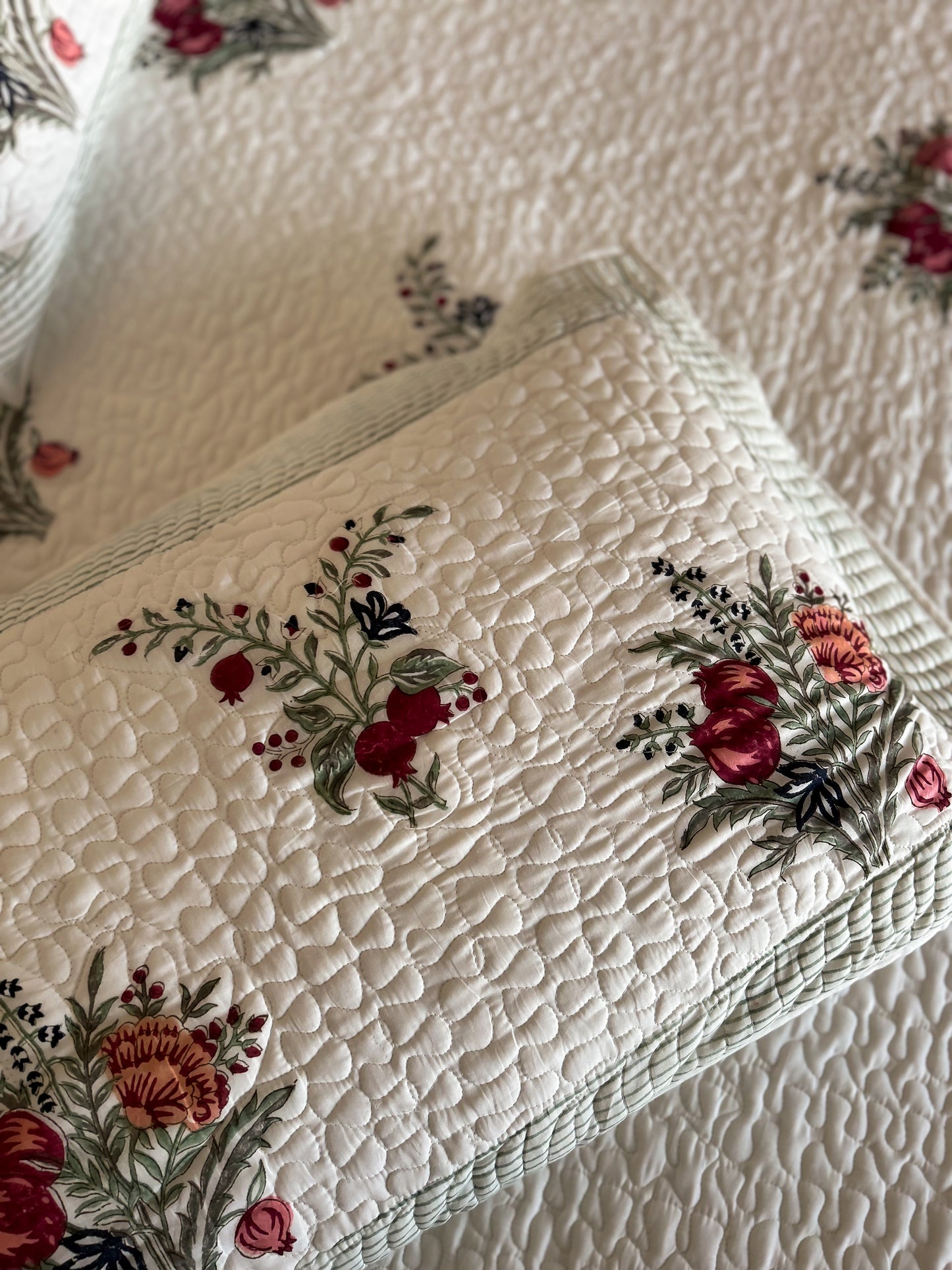 Pomegranate Zigzag Quilted Bed Set