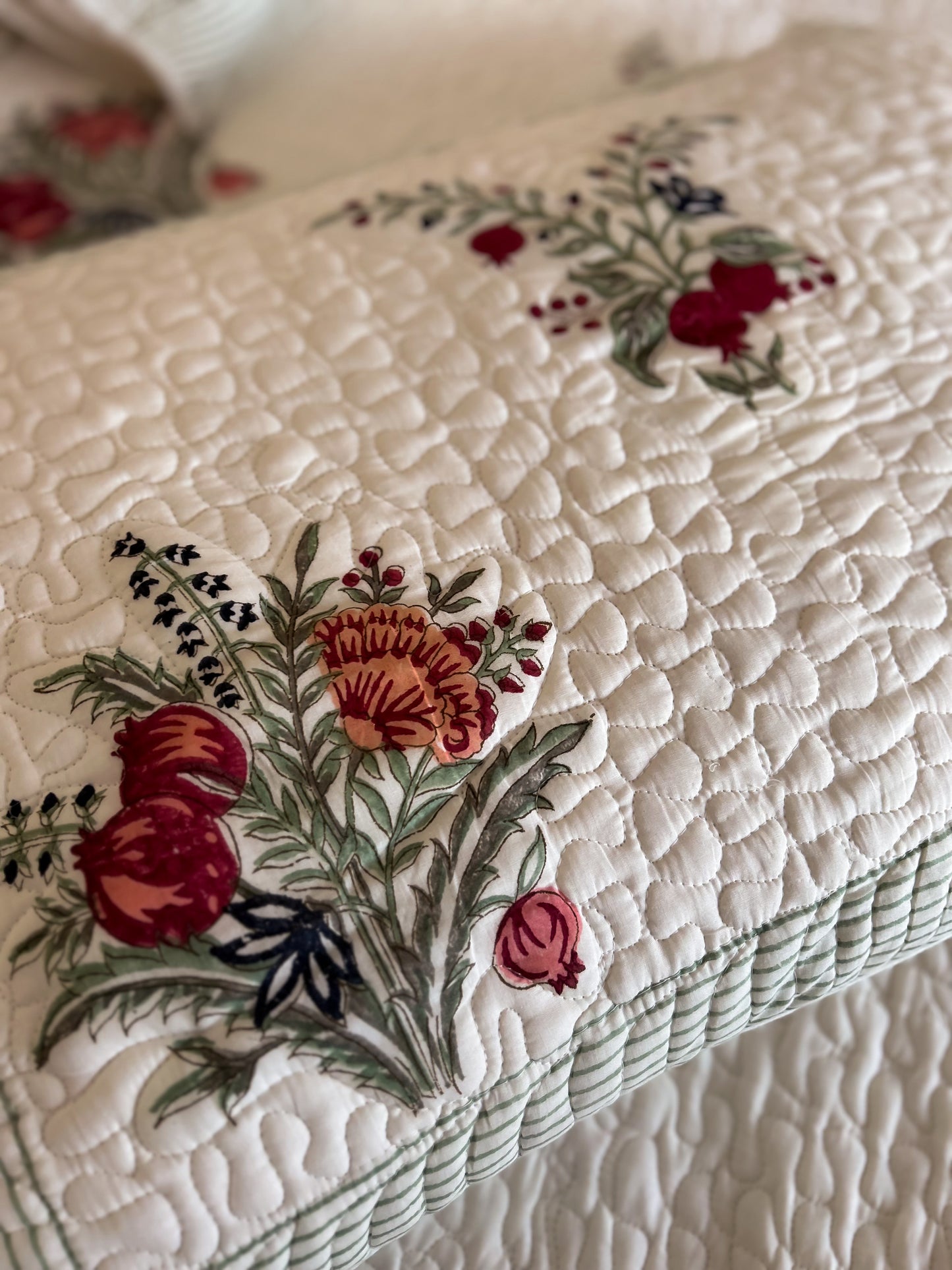 Pomegranate Zigzag Quilted Bed Set